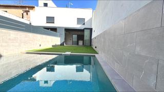 Maison jumelée à Son Cotoner. Moderna casa adosada con jardín y piscina en la vileta  construi Maison jumelée à Son Cotoner. Moderna casa adosada con jardín y piscina en la vileta  construi