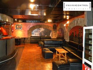 Location Local commercial à Calle mayor 54. Se vende o alquila bar con licencia de discoteca y salida de hum Location Local commercial à Calle mayor 54. Se vende o alquila bar con licencia de discoteca y salida de hum