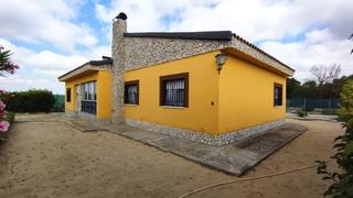 Xalet a Calle valentín arévalo ayllón 20. Casa independiente con amplia parcela y piscina Xalet a Calle valentín arévalo ayllón 20. Casa independiente con amplia parcela y piscina
