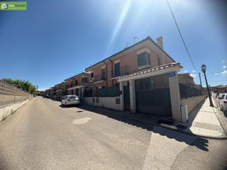 Affitto Casa a schiera in Fuentespina. Adosado en alquiler curso escolar Affitto Casa a schiera in Fuentespina. Adosado en alquiler curso escolar