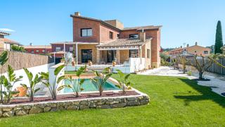 Casa Carrer rei lotari. Exclusivo chalet de lujo a estrenar en vall llobrega con jardín Casa Carrer rei lotari. Exclusivo chalet de lujo a estrenar en vall llobrega con jardín