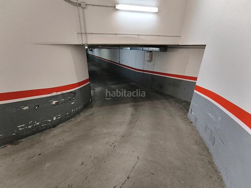 Foto ca83bcd1-9756-43b2-aa88-cfc54390ca0f. Parking coche en avenida ramón carande 38 en Santiago - San Telmo Palencia Foto ca83bcd1-9756-43b2-aa88-cfc54390ca0f. Parking coche en avenida ramón carande 38 en Santiago - San Telmo Palencia
