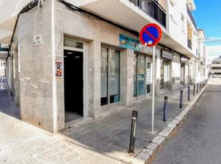Location Local commercial à Centre. Local en alquiler en pleno centro de ribes Location Local commercial à Centre. Local en alquiler en pleno centro de ribes
