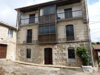 Casa a Alfoz de Bricia. Casa con patio y cochera en el alfoz de bricia Casa a Alfoz de Bricia. Casa con patio y cochera en el alfoz de bricia