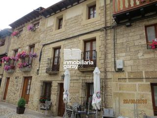 Casa adossada a Frías. Casa de piedra restaurada en frías lista para entrar a vivir Casa adossada a Frías. Casa de piedra restaurada en frías lista para entrar a vivir
