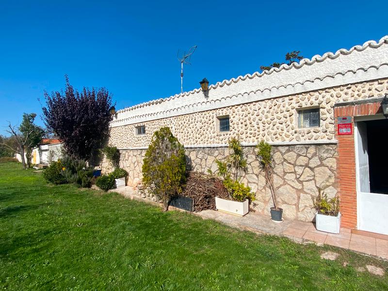 Foto 1010532f-4807-431e-8cc5-1d3096e779f9. Casa adossada amb xemeneia calefacció aparcament piscina a Burgos Foto 1010532f-4807-431e-8cc5-1d3096e779f9. Casa adossada amb xemeneia calefacció aparcament piscina a Burgos