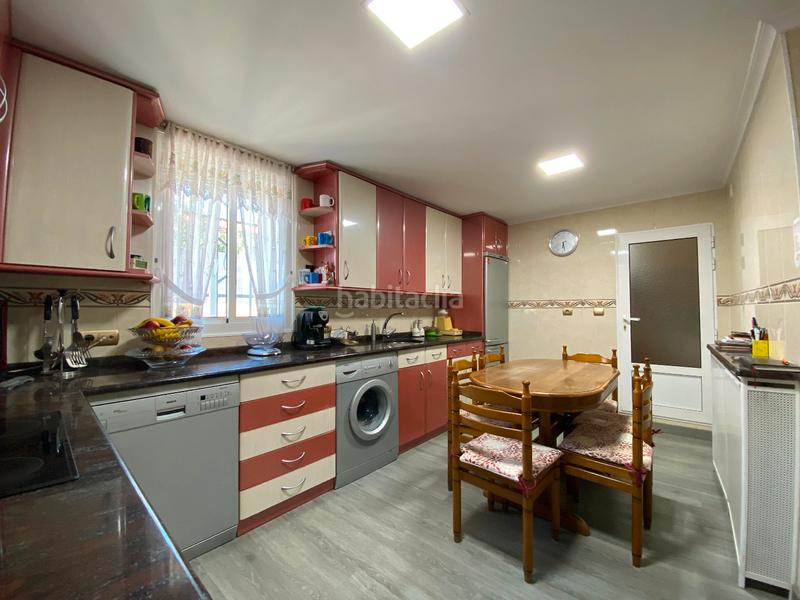 Foto 3b4f0092-1e81-4b05-96b8-246e74cb2722. Casa adossada amb xemeneia calefacció aparcament piscina a Burgos Foto 3b4f0092-1e81-4b05-96b8-246e74cb2722. Casa adossada amb xemeneia calefacció aparcament piscina a Burgos