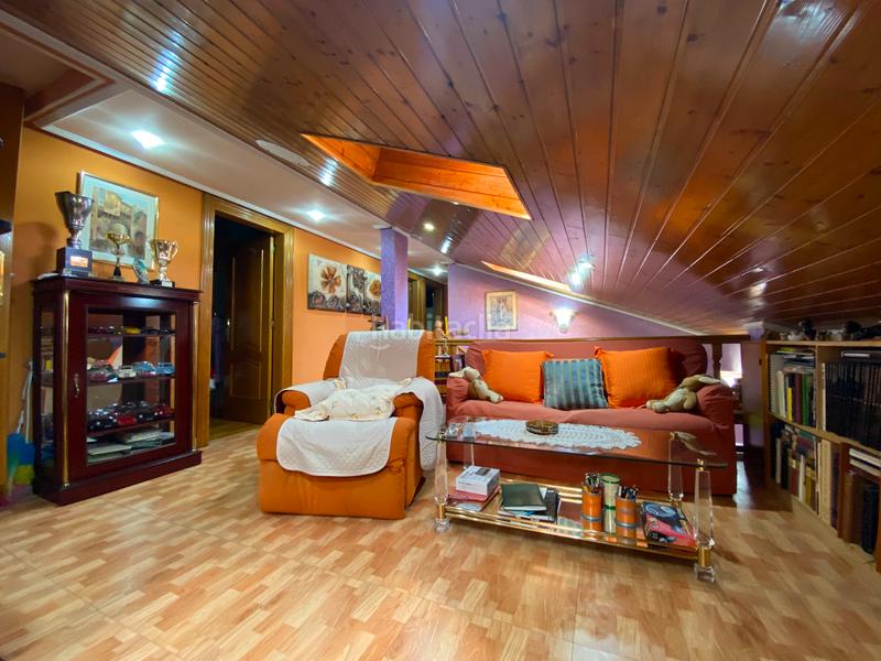 Foto 97afbcd9-1245-441c-ab34-d7817f012c4e. Casa adossada amb xemeneia calefacció aparcament piscina a Burgos Foto 97afbcd9-1245-441c-ab34-d7817f012c4e. Casa adossada amb xemeneia calefacció aparcament piscina a Burgos