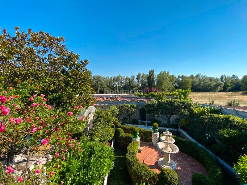 Foto b28bc912-075f-42c8-8f6c-d9c99071c5ee. Casa adossada amb xemeneia calefacció aparcament piscina a Burgos Foto b28bc912-075f-42c8-8f6c-d9c99071c5ee. Casa adossada amb xemeneia calefacció aparcament piscina a Burgos