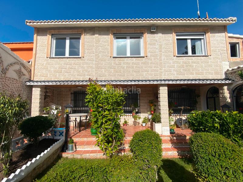 Foto b619b99f-d14d-42e5-9fc8-e002bf37598f. Casa adossada amb xemeneia calefacció aparcament piscina a Burgos Foto b619b99f-d14d-42e5-9fc8-e002bf37598f. Casa adossada amb xemeneia calefacció aparcament piscina a Burgos