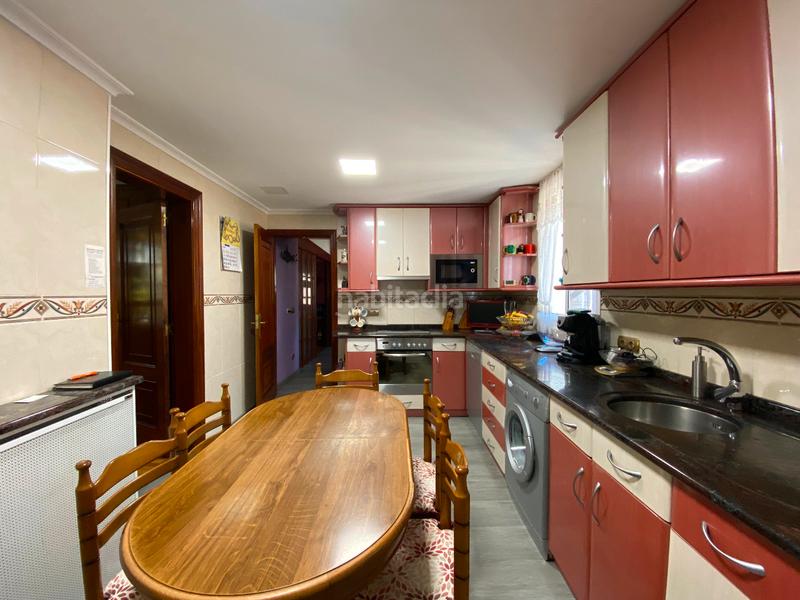 Foto f4a221f3-7639-4b10-b557-d55a39b473b0. Casa adossada amb xemeneia calefacció aparcament piscina a Burgos Foto f4a221f3-7639-4b10-b557-d55a39b473b0. Casa adossada amb xemeneia calefacció aparcament piscina a Burgos