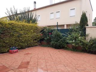 Maison jumelée Calle san de roque. Estupenda vivienda unifamiliar con amplia zona de jardín Maison jumelée Calle san de roque. Estupenda vivienda unifamiliar con amplia zona de jardín