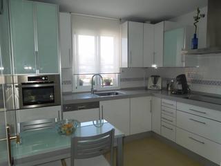 Affitto Appartamento in Casines. Alquiler de piso sin muebles y larga duración en casines con gar Affitto Appartamento in Casines. Alquiler de piso sin muebles y larga duración en casines con gar