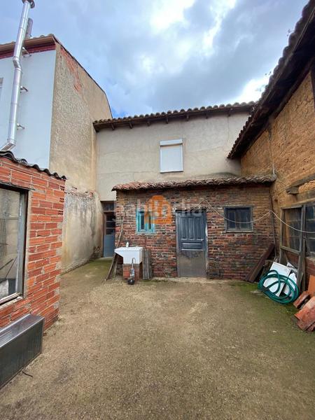 Foto 59038509-4d85-4195-b056-4722ea8b6cf3. House with parking in Armunia León Foto 59038509-4d85-4195-b056-4722ea8b6cf3. House with parking in Armunia León