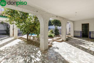 Mas Calle rio dilar. Chalet con piscina y terreno en el centro de las gabias Mas Calle rio dilar. Chalet con piscina y terreno en el centro de las gabias