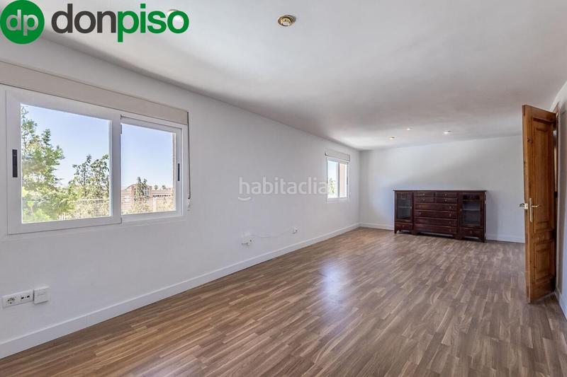 Foto 4ca41730-e632-4311-a2cb-b6498551e1ea. Casa amb aparcament a Bola de Oro Granada Foto 4ca41730-e632-4311-a2cb-b6498551e1ea. Casa amb aparcament a Bola de Oro Granada