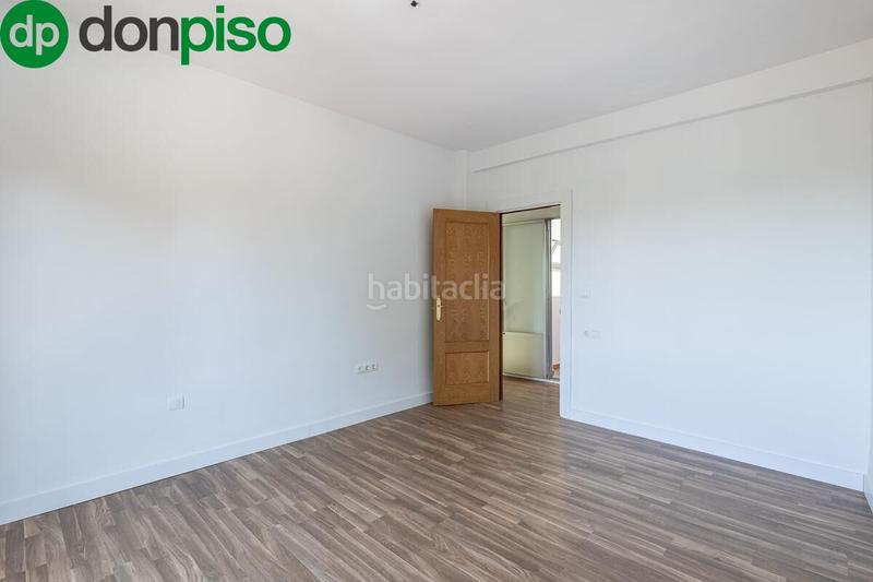 Foto b9ea3ed4-c6ea-4c4a-bee9-a9860e56ca7f. Casa amb aparcament a Bola de Oro Granada Foto b9ea3ed4-c6ea-4c4a-bee9-a9860e56ca7f. Casa amb aparcament a Bola de Oro Granada