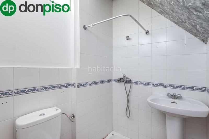 Foto ec5eeb38-80a4-4acd-a467-43fba611de95. Casa amb aparcament a Bola de Oro Granada Foto ec5eeb38-80a4-4acd-a467-43fba611de95. Casa amb aparcament a Bola de Oro Granada