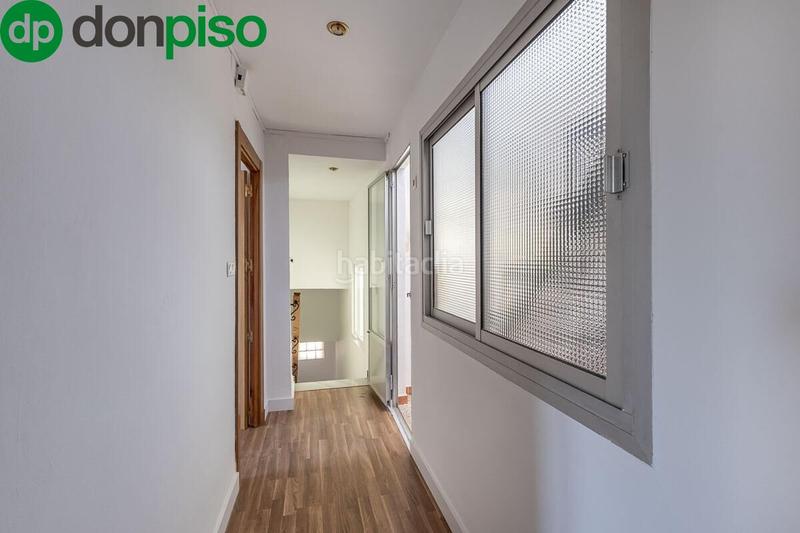 Foto f2722dd6-90b7-4c4e-bc2d-888b3f1de289. Casa amb aparcament a Bola de Oro Granada Foto f2722dd6-90b7-4c4e-bc2d-888b3f1de289. Casa amb aparcament a Bola de Oro Granada