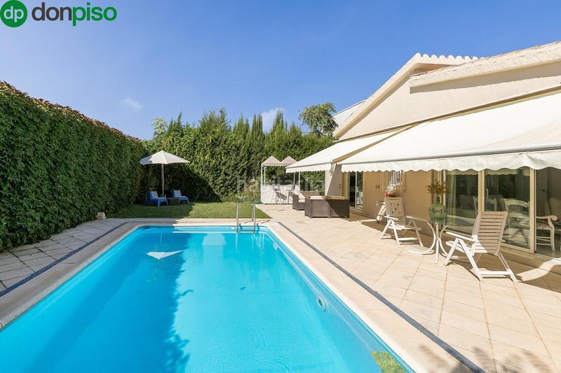 Foto 919fae07-6611-480b-b6e8-b9d1963537d7. Chalet  con parcela y piscina en urbanización los chopos. en Gabias (Las) Foto 919fae07-6611-480b-b6e8-b9d1963537d7. Chalet  con parcela y piscina en urbanización los chopos. en Gabias (Las)
