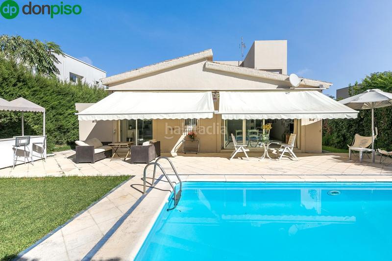 Foto b4c76650-c259-44bb-95c6-7e65b1aec594. Chalet  con parcela y piscina en urbanización los chopos. en Gabias (Las) Foto b4c76650-c259-44bb-95c6-7e65b1aec594. Chalet  con parcela y piscina en urbanización los chopos. en Gabias (Las)