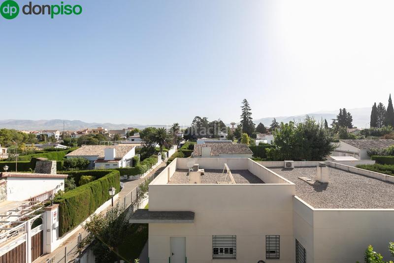 Foto b8113e6c-1f34-478c-910c-6071c458268f. Chalet  con parcela y piscina en urbanización los chopos. en Gabias (Las) Foto b8113e6c-1f34-478c-910c-6071c458268f. Chalet  con parcela y piscina en urbanización los chopos. en Gabias (Las)