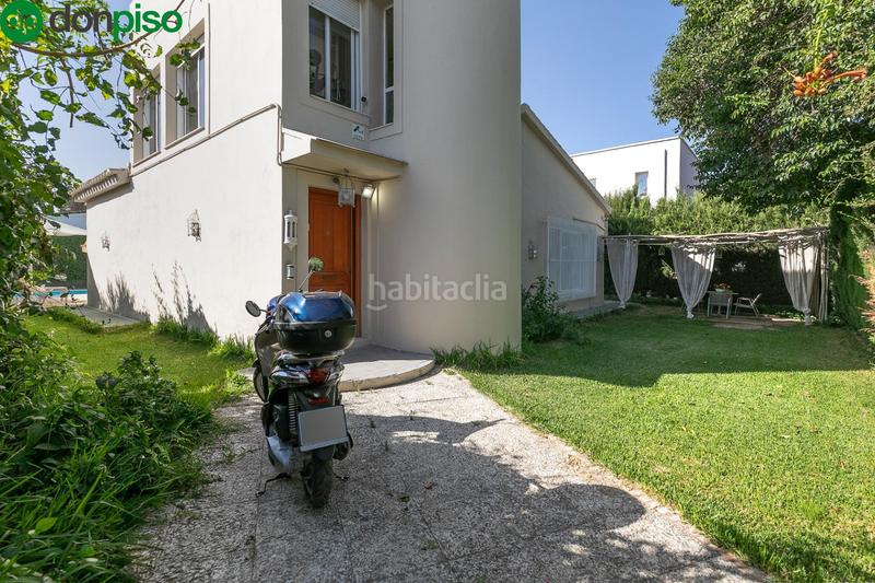 Foto c236eca4-c1ce-43db-9c0a-77ab82055076. Chalet  con parcela y piscina en urbanización los chopos. en Gabias (Las) Foto c236eca4-c1ce-43db-9c0a-77ab82055076. Chalet  con parcela y piscina en urbanización los chopos. en Gabias (Las)