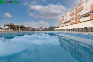 Appartamento in Calle de julio cortázar 13. Piso en urbanización privada con piscina comunitaria, terraza, 2 Appartamento in Calle de julio cortázar 13. Piso en urbanización privada con piscina comunitaria, terraza, 2