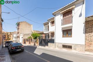 Maison à Calle de la jumilla 5. Gran casa familiar con 7 dormitorios y terraza Maison à Calle de la jumilla 5. Gran casa familiar con 7 dormitorios y terraza