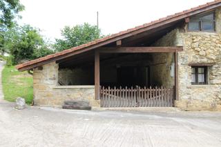 Mas  Urruxola auzoa auzoa. Urrexola auzoa. baserria eraikinaren erdia paraje zoragarrian! Mas  Urruxola auzoa auzoa. Urrexola auzoa. baserria eraikinaren erdia paraje zoragarrian!