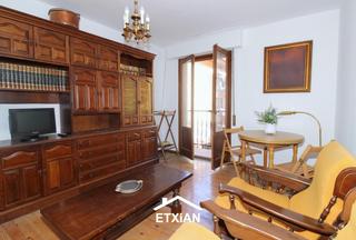 Etagenwohnung  Kale zaharra kalea. Kale zaharra. lasaitasuna erdigunean. Etagenwohnung  Kale zaharra kalea. Kale zaharra. lasaitasuna erdigunean.