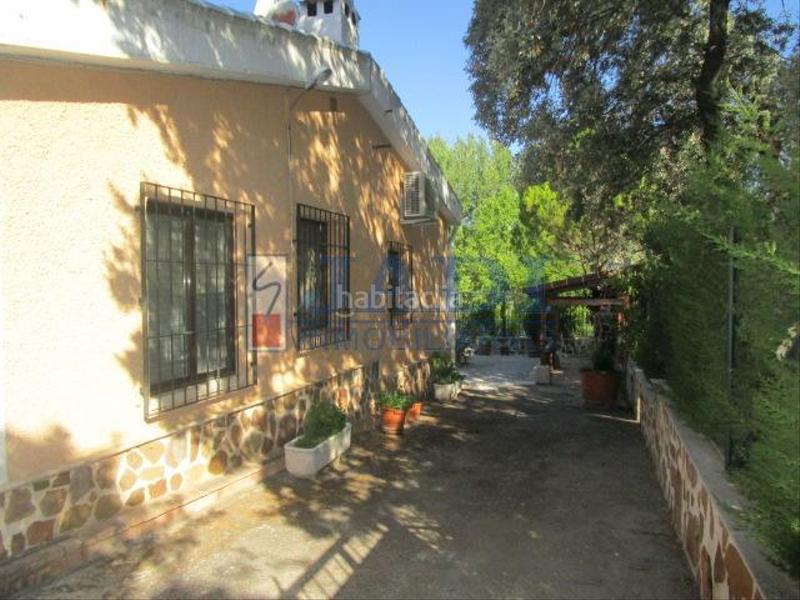 Foto be8168a5-8013-434c-9621-fdf90004c9cc. Masia amb calefacció aparcament a Almuradiel Foto be8168a5-8013-434c-9621-fdf90004c9cc. Masia amb calefacció aparcament a Almuradiel