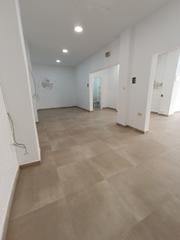 Location Local commercial Calle antonio machado. Vip home alquila local a un paso del parque abelardo sanchez. Location Local commercial Calle antonio machado. Vip home alquila local a un paso del parque abelardo sanchez.