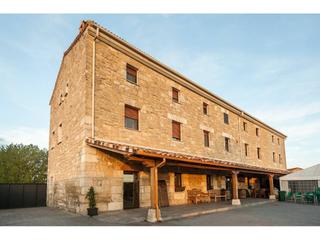 Edifici  Fábrica. Se vende albergue alquilado y en funcionamiento con restaurante Edifici  Fábrica. Se vende albergue alquilado y en funcionamiento con restaurante