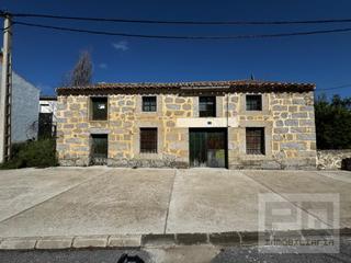 Maison N/a. Casa antigua para reformar en muñogalindo Maison N/a. Casa antigua para reformar en muñogalindo