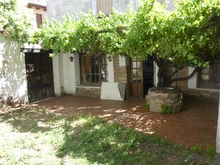Casa adossada a Santa María del Campo Casa adossada a Santa María del Campo