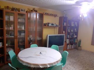 Pis a Plaza calvo sotelo 3. Oportunidad negocio y piso, en activo, tres dormitorios, zona tr Pis a Plaza calvo sotelo 3. Oportunidad negocio y piso, en activo, tres dormitorios, zona tr