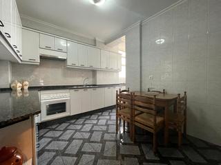 Appartement à Caranza. Se vende piso de 3 dormitorios con ascensor en caranza Appartement à Caranza. Se vende piso de 3 dormitorios con ascensor en caranza