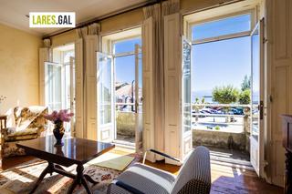 Maison Rúa eduardo vicenti. Casa en el centro de cangas, delante del mercado municipal y con Maison Rúa eduardo vicenti. Casa en el centro de cangas, delante del mercado municipal y con