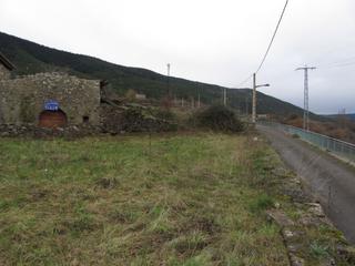 Casa a Yésero. Pajar urbano con jardín, con las mejores vistas del pirineo, que Casa a Yésero. Pajar urbano con jardín, con las mejores vistas del pirineo, que
