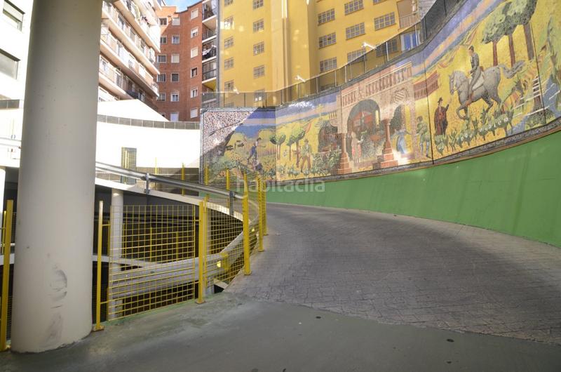 Foto e581bfbd-7bda-4f9a-afcd-8378fb9d39b5. Motorradparkplatz in Garrido Sur Salamanca Foto e581bfbd-7bda-4f9a-afcd-8378fb9d39b5. Motorradparkplatz in Garrido Sur Salamanca