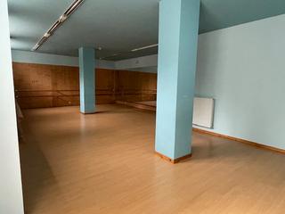Rent Business premise in Calle respuela 2m. Local diafano. centro bezana. ideal almacen. Rent Business premise in Calle respuela 2m. Local diafano. centro bezana. ideal almacen.