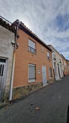 Casa a Alaraz. Se vende acogedora casa de pueblo con patio y garaje en alaraz Casa a Alaraz. Se vende acogedora casa de pueblo con patio y garaje en alaraz
