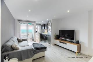 Appartement à Llefià. Maravilloso piso completamente reformado junto a la avna. marque Appartement à Llefià. Maravilloso piso completamente reformado junto a la avna. marque