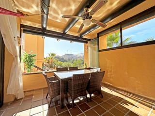 Planta baja en San Luis de Sabinillas. Encantador apartamento con vistas al golf y terrazas acristalada Planta baja en San Luis de Sabinillas. Encantador apartamento con vistas al golf y terrazas acristalada