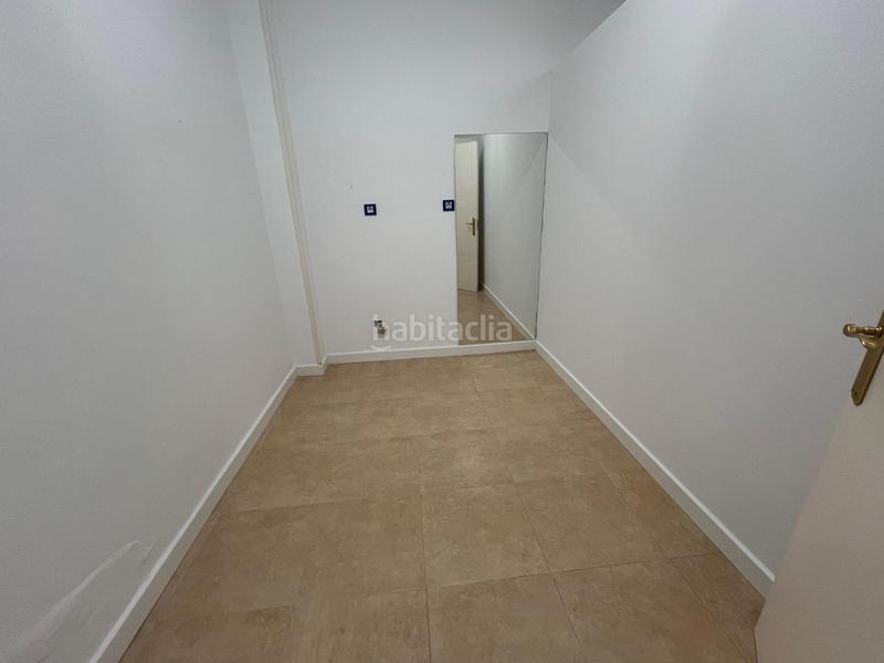 Foto e4882f1d-1c94-4349-a56c-638c3998e6a6. Local comercial a calle del pintor rosales 5 a Colindres Foto e4882f1d-1c94-4349-a56c-638c3998e6a6. Local comercial a calle del pintor rosales 5 a Colindres