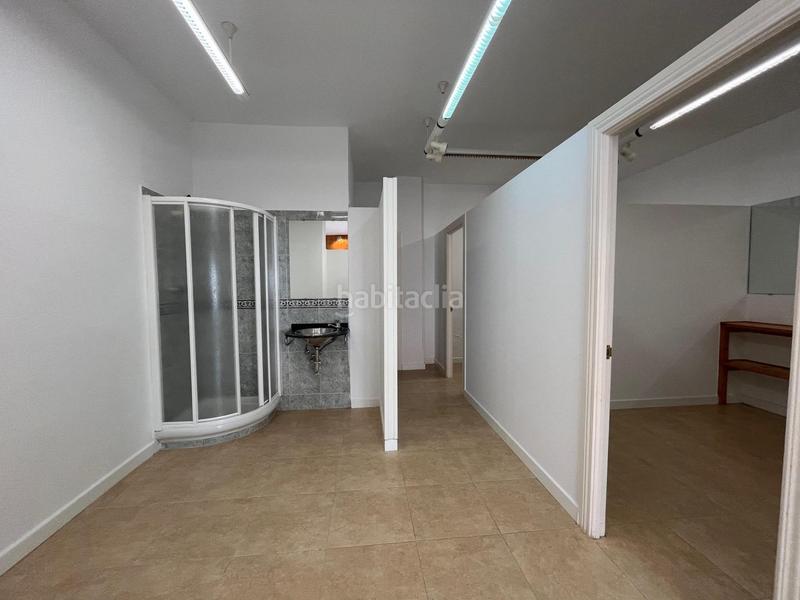 Foto e786663c-b6c5-4224-a5df-6d7b2a53bc06. Local comercial a calle del pintor rosales 5 a Colindres Foto e786663c-b6c5-4224-a5df-6d7b2a53bc06. Local comercial a calle del pintor rosales 5 a Colindres