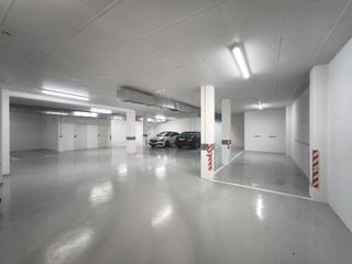 Parking voiture à Vilagarcía. Plazas de garaje para coche, moto y trasteros Parking voiture à Vilagarcía. Plazas de garaje para coche, moto y trasteros