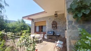 Masia a Cidones. Chalet en cidones con jardín y piscina en una finca de recreo es Masia a Cidones. Chalet en cidones con jardín y piscina en una finca de recreo es