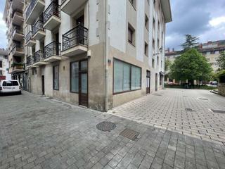 Location Local commercial à Legazpi. Local con un amplio escaparate en el centro de legazpi Location Local commercial à Legazpi. Local con un amplio escaparate en el centro de legazpi